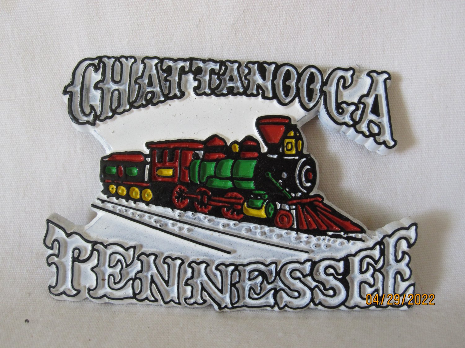 vintage Souvenir / Travel Refrigerator Magnet: 1.5"x2.5" Chattanooga Tennessee Locamotive Train