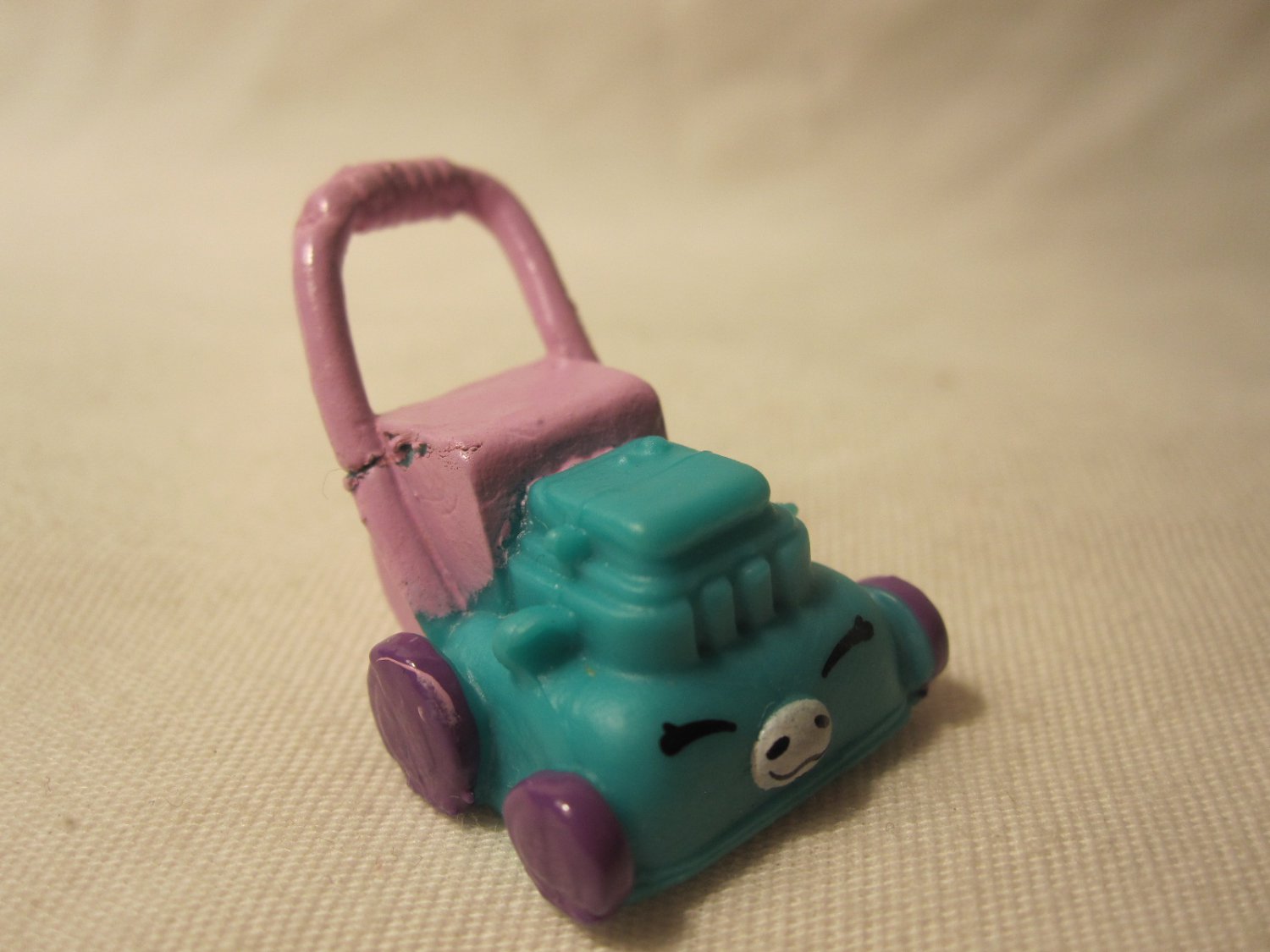 Shopkins: Season 5 figure #5-023: Teal Launa Mower