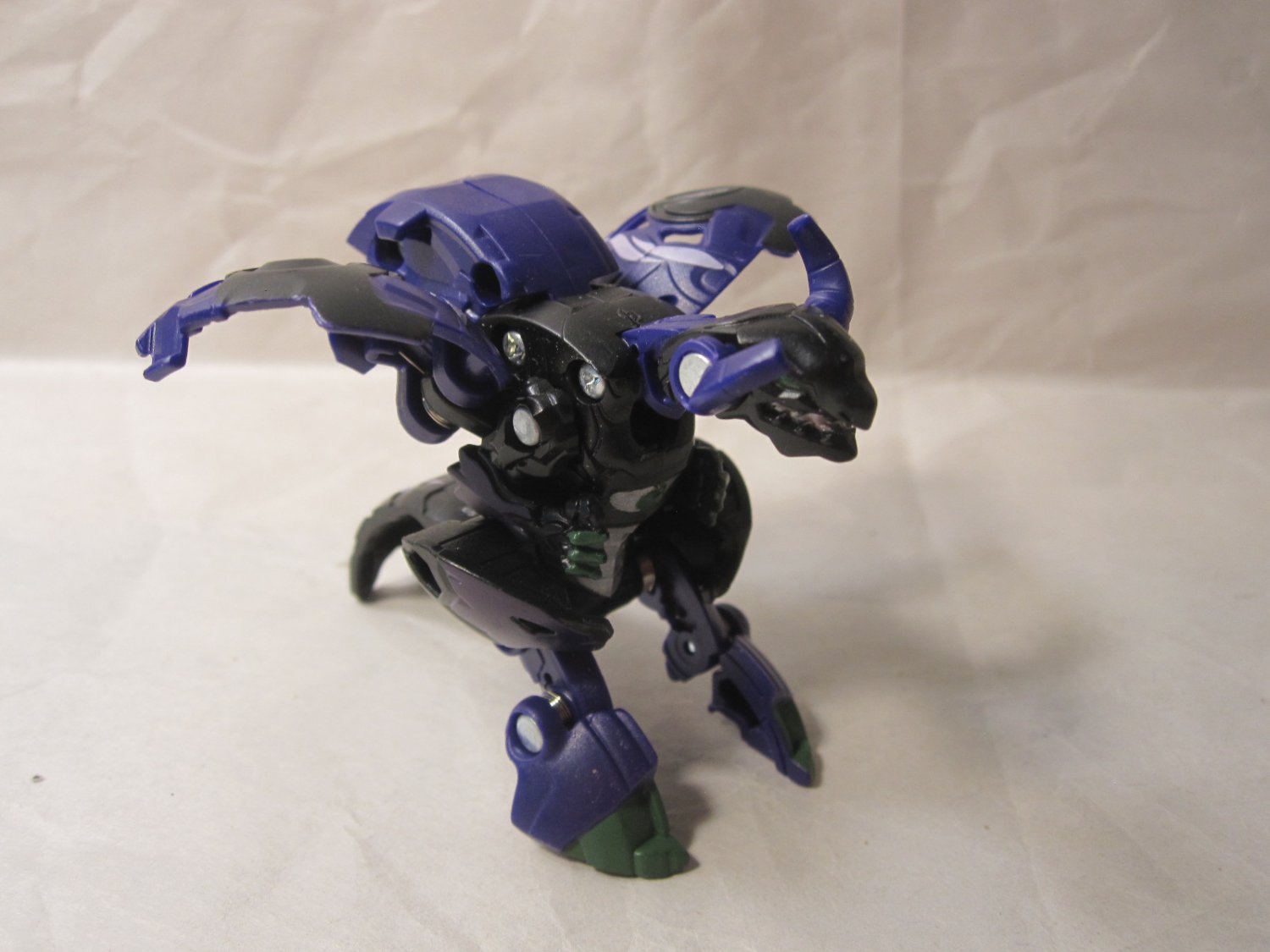 Bakugan Battle Brawlers figure: Eenoch ; black purple w/ silver belly ...