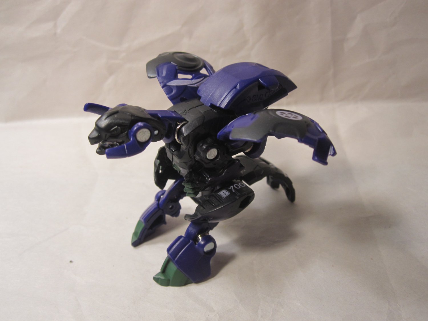 Bakugan Battle Brawlers figure: Eenoch ; black purple w/ silver belly ...