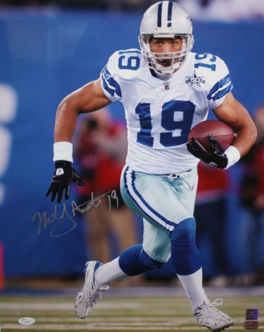 Miles Austin Autographed 16x20 Vertical Running Photo- JSA Authenticated