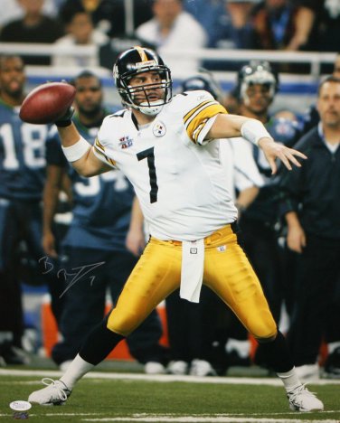 Ben Roethlisberger Autographed 16x20 Passing Photo- JSA Authentictaed