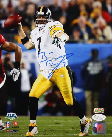Ben Roethlisberger Autographed 8x10 Passing Photo- JSA Authenticated