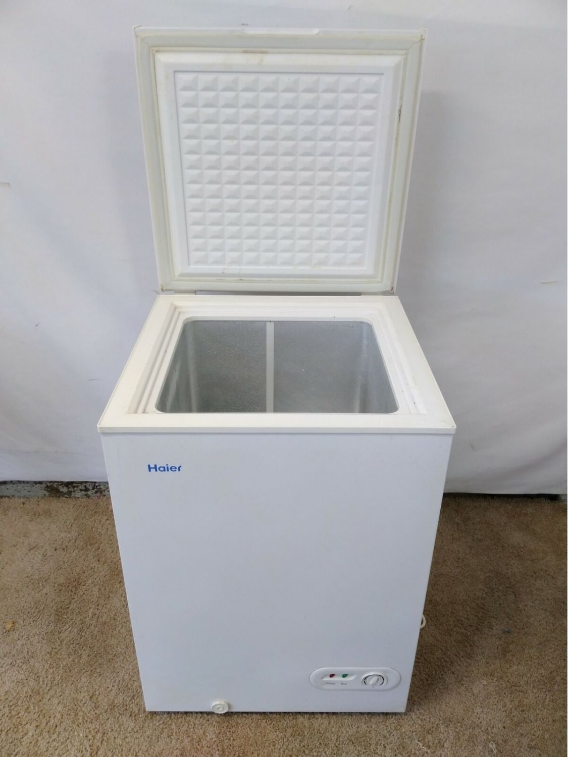 HAIER FREEZER CHEST 3.5 CU. FT. HNCM035E