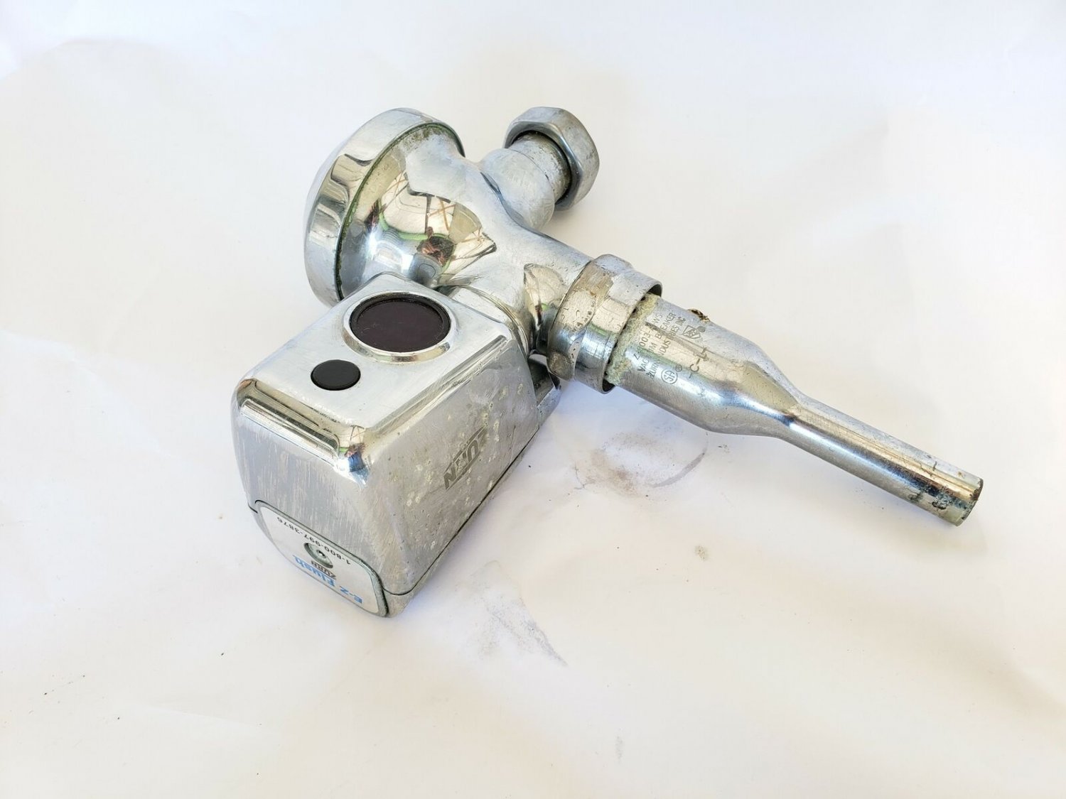 Zurn EZ Flush Toilet Urinal Flush Used 2