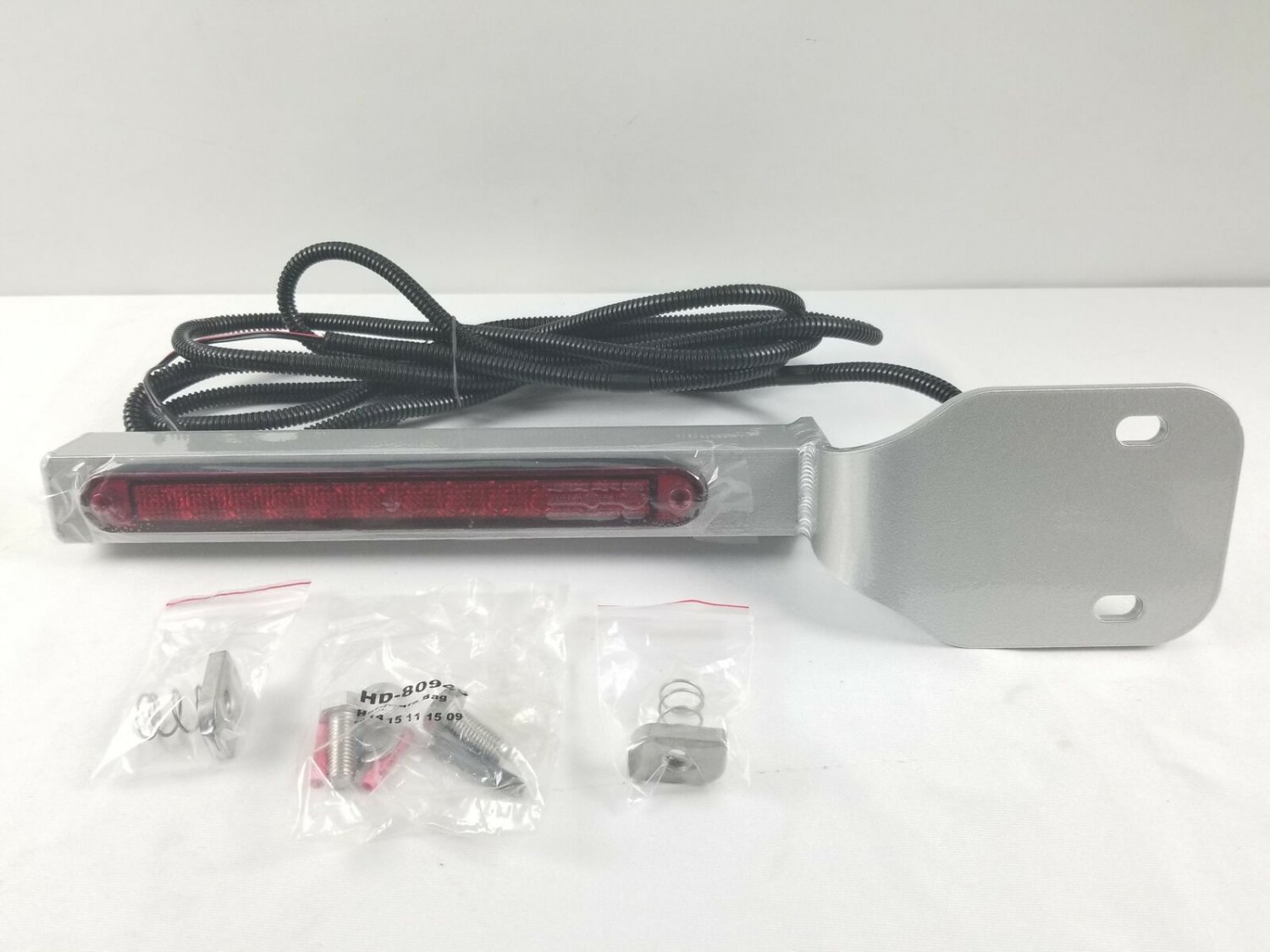 GM Auxiliary Center High Mounted Stop Lamp 19165920