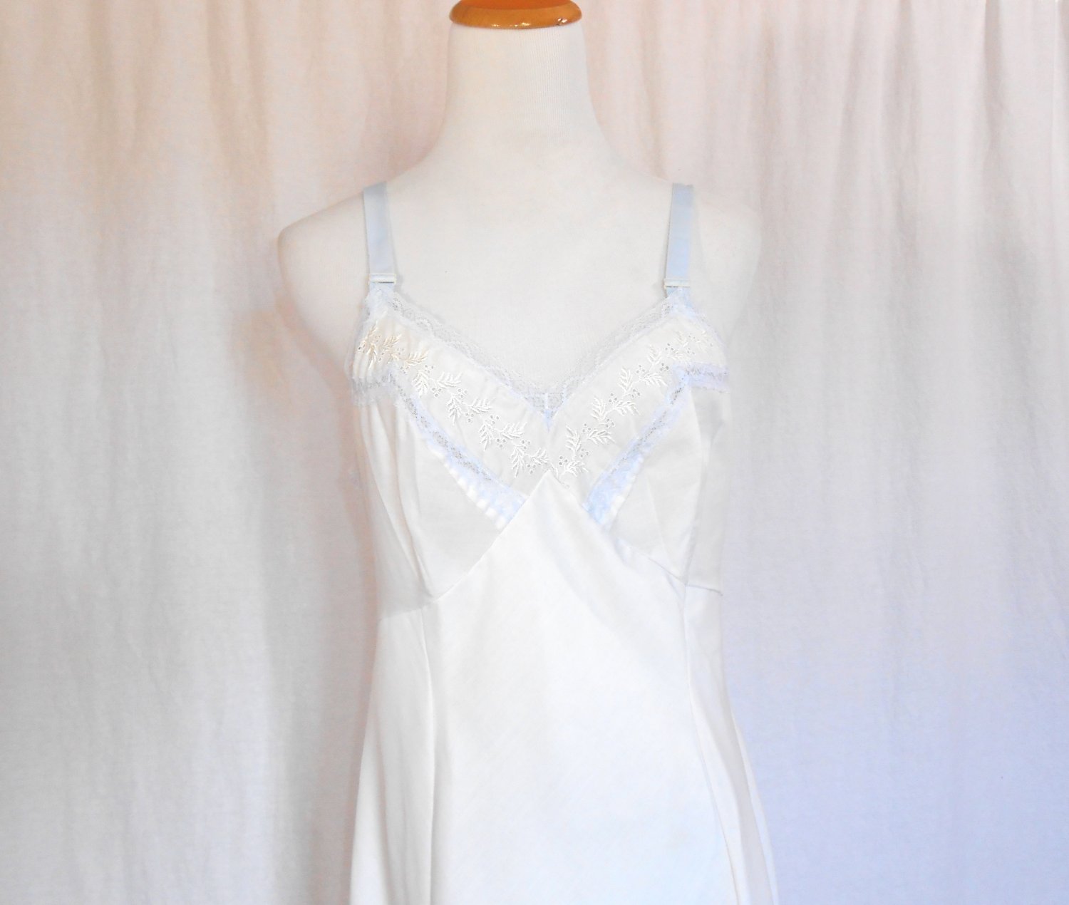 50s Lingerie Pale Lavender Embroidered Lace Full Slip