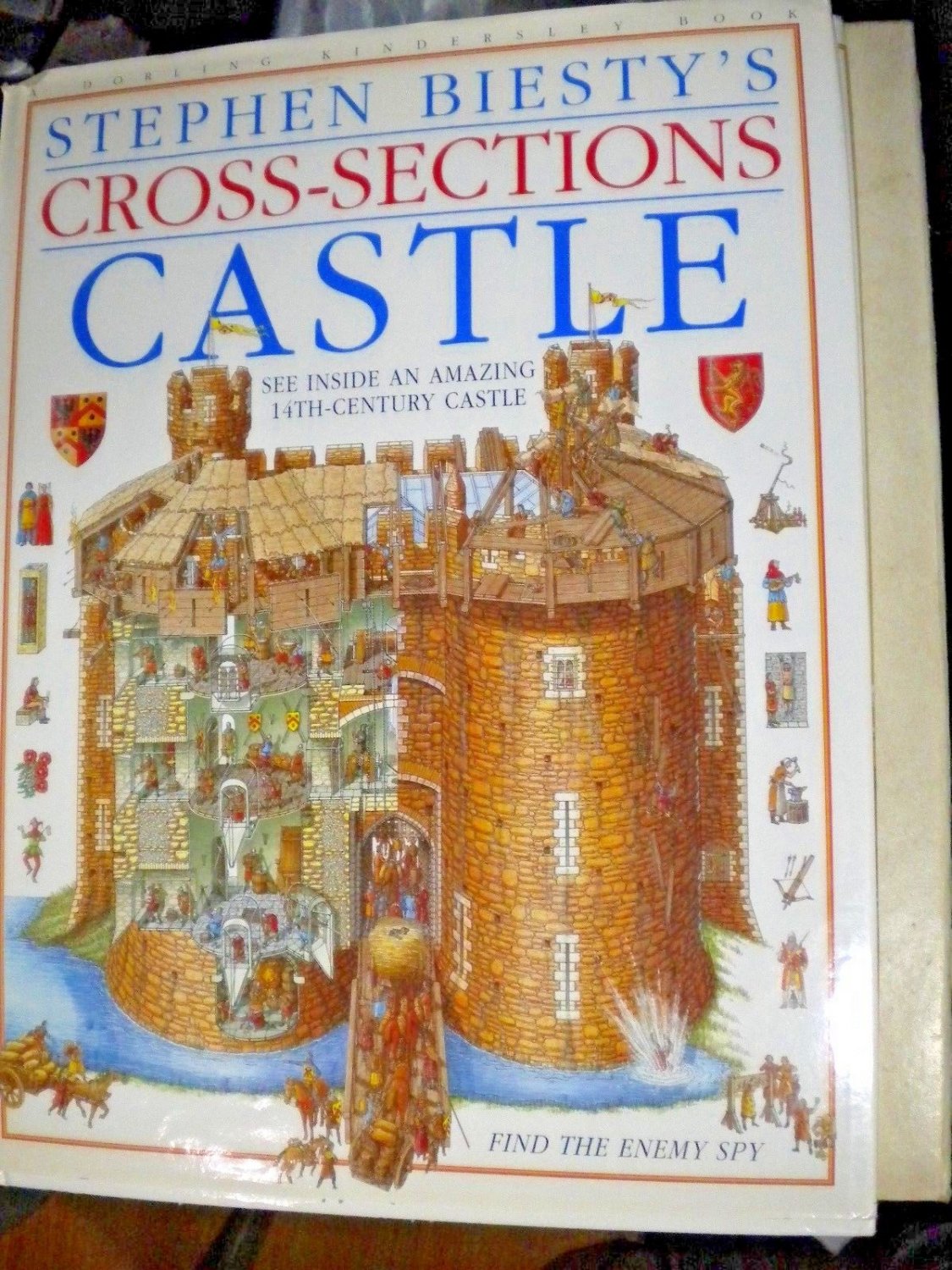 Stephen Biesty's Cross-Sections Castle (1994, Hardcover)