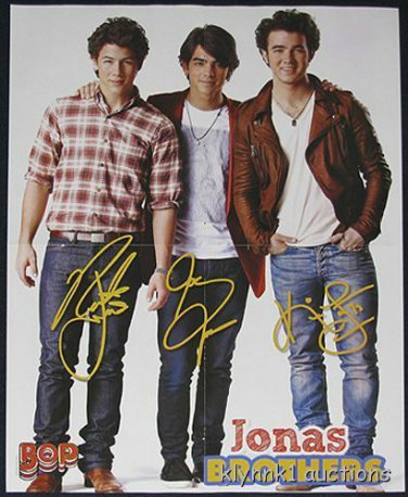 Jonas Brothers - 3 POSTERS Centerfold Lot 1644B Taylor Lautner on back
