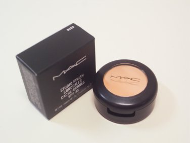 MAC Studio Finish Concealer SPF35 NC20 new in box