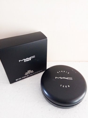 MAC Studio Tech Foundation NC25 new in box sealed M.A.C.