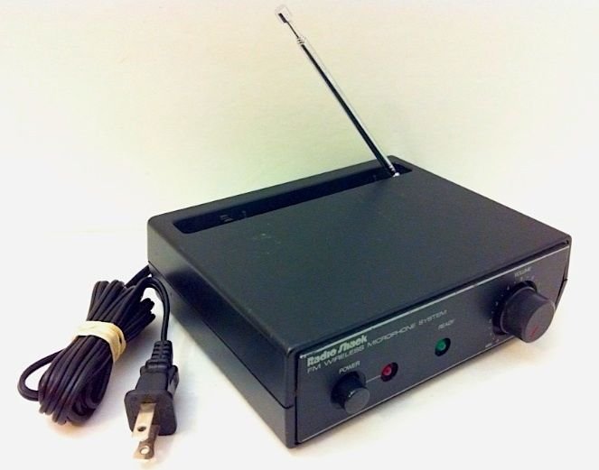 Radio Shack FM Wireless Microphone System 321221B Receiver Only