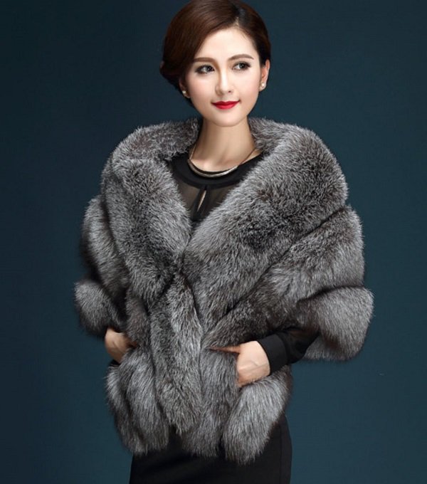 Rsslyn High-Quality Charming Gray Poncho for Women On Hand Winter Shawl Faux Fox Fur