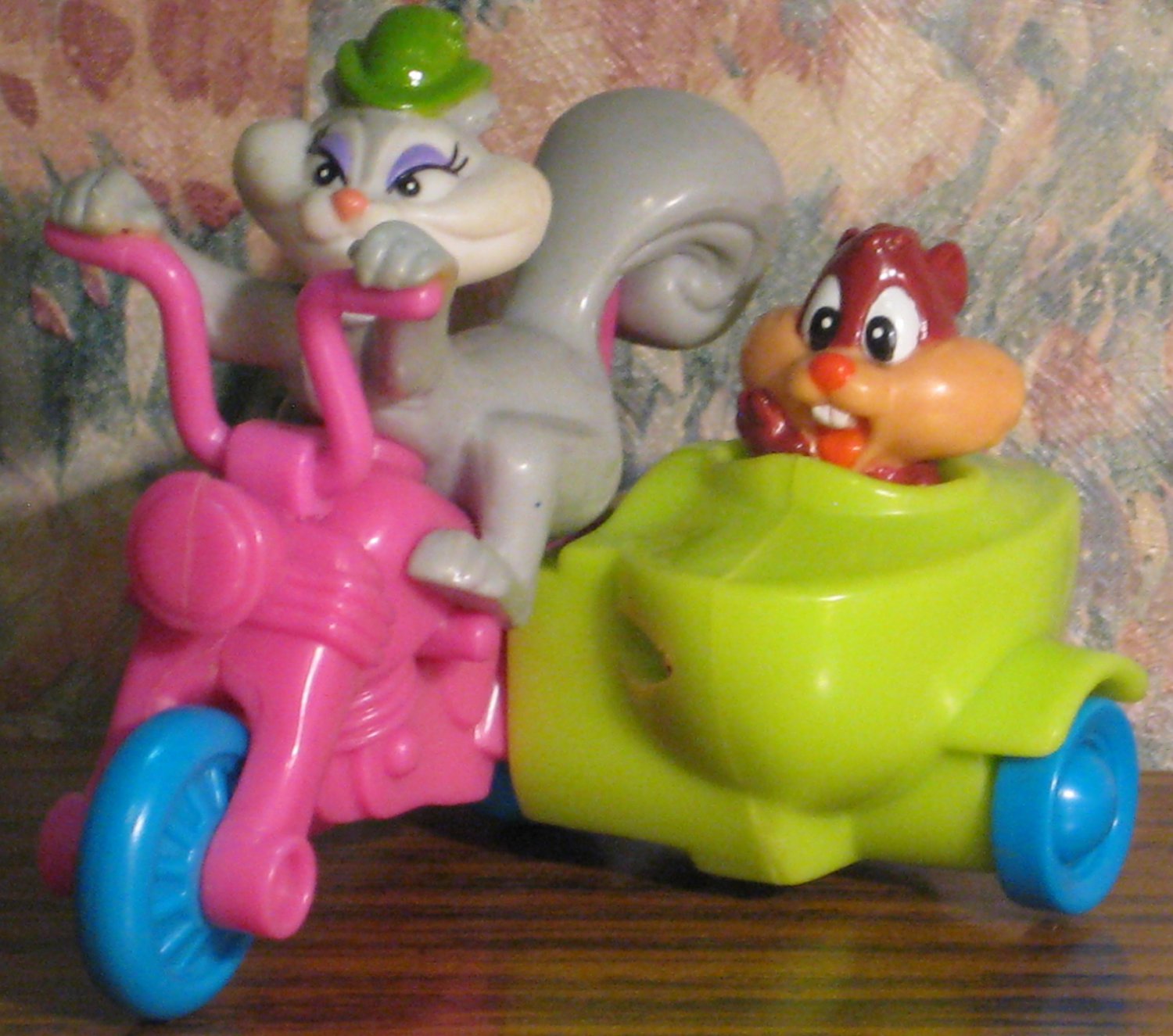 Sold Animaniacs Slappy And Skippy Squirrel Motorcycle Mcdonalds Happy Meal Toy 1993 Vintage