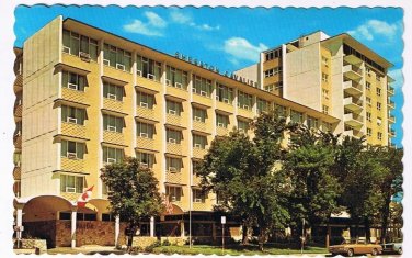 Saskatchewan Postcard Saskatoon Sheraton Cavalier Moton Inn