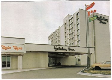 Ontario Postcard Sault Ste Marie Holiday Inn