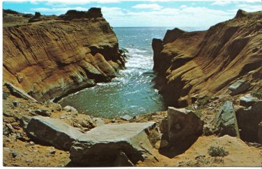 Quebec Postcard Iles de la Madeleine Trou du Piailleur Old Harry