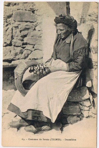 Postcard Costumes de Savoie Tignes Dentelliere Lacemaker Bobbins