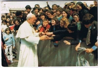 VINTAGE Roman Catholic Pope John Paul II Postcard Greet Crowds of Youth 1988