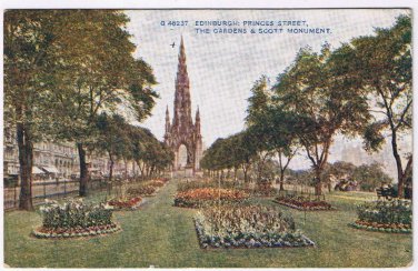 United Kingdom UK Postcard Edinburgh Princes St Gardens & Scott Monument