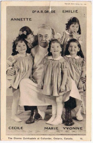 Ontario Postcard Callander The Dionne Quintuplets & Dr Dafoe