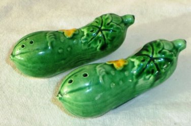 Pickle Salt & Pepper Shakers Cucumbers With Leaf
