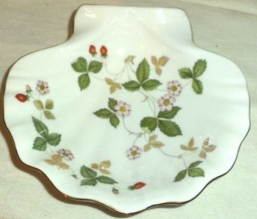 Wedgwood Candy Dish Wild Strawberry Clam Shell Made in England