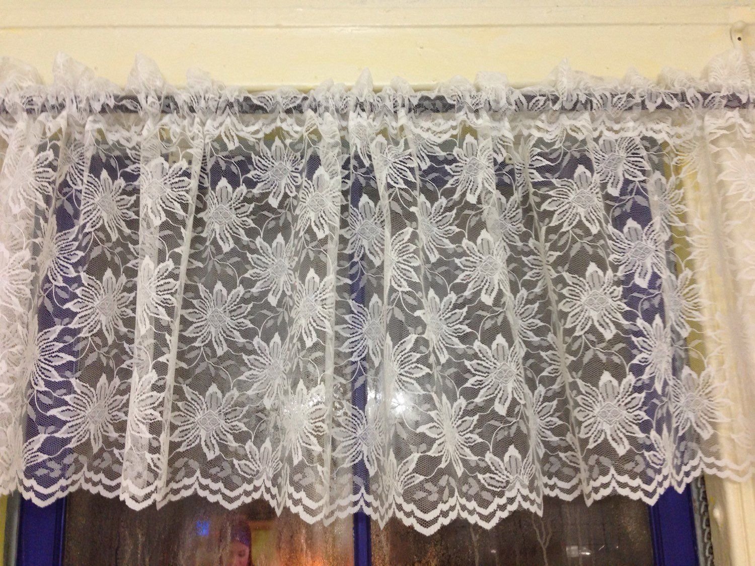 80"X20" Simple, Elegant Lace Valance