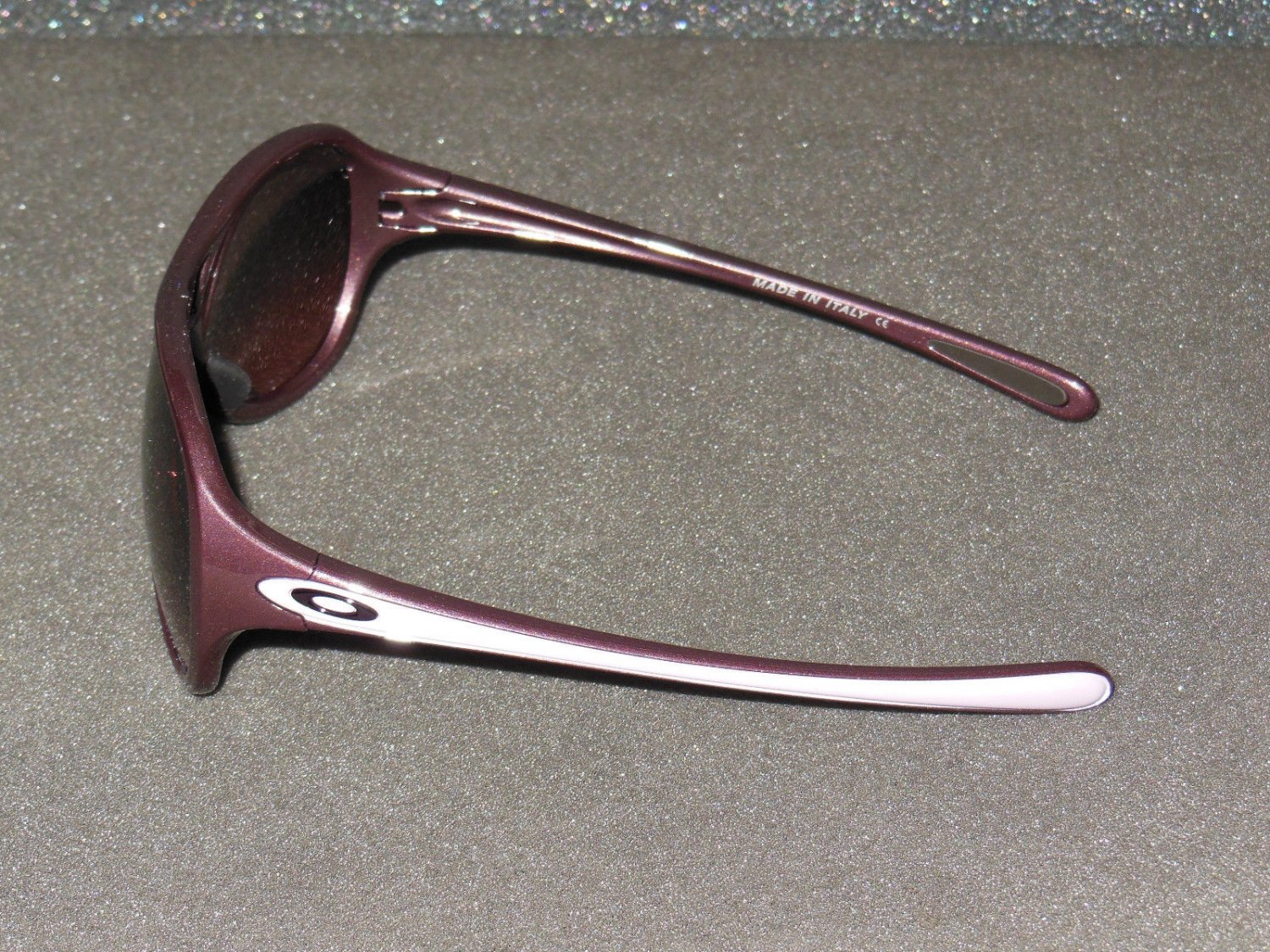 Oakley Twentysix.2 Women's Retro Sunglasses Dark Plum/G40 Black Gradient