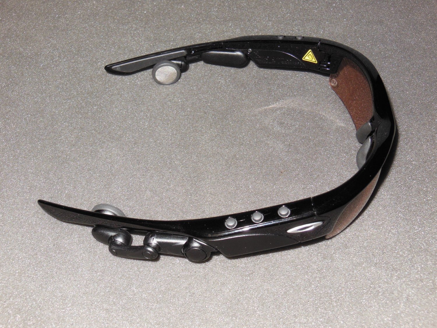 Oakley Thump Pro 512 MB MP3 Sunglasses, Polished Black/VR50 Transitions
