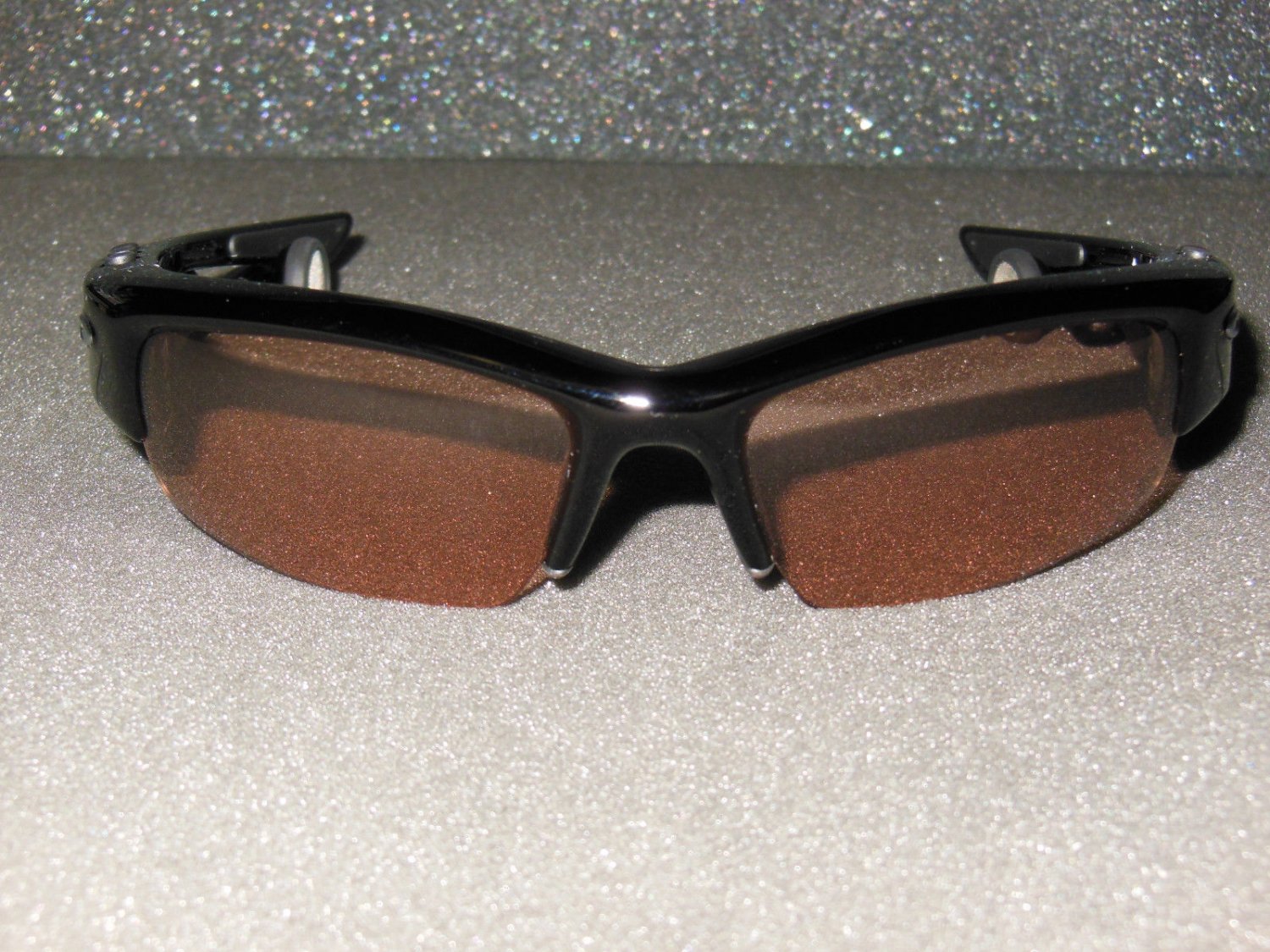 Oakley Thump Pro 512 MB MP3 Sunglasses, Polished Black/VR50 Transitions ...