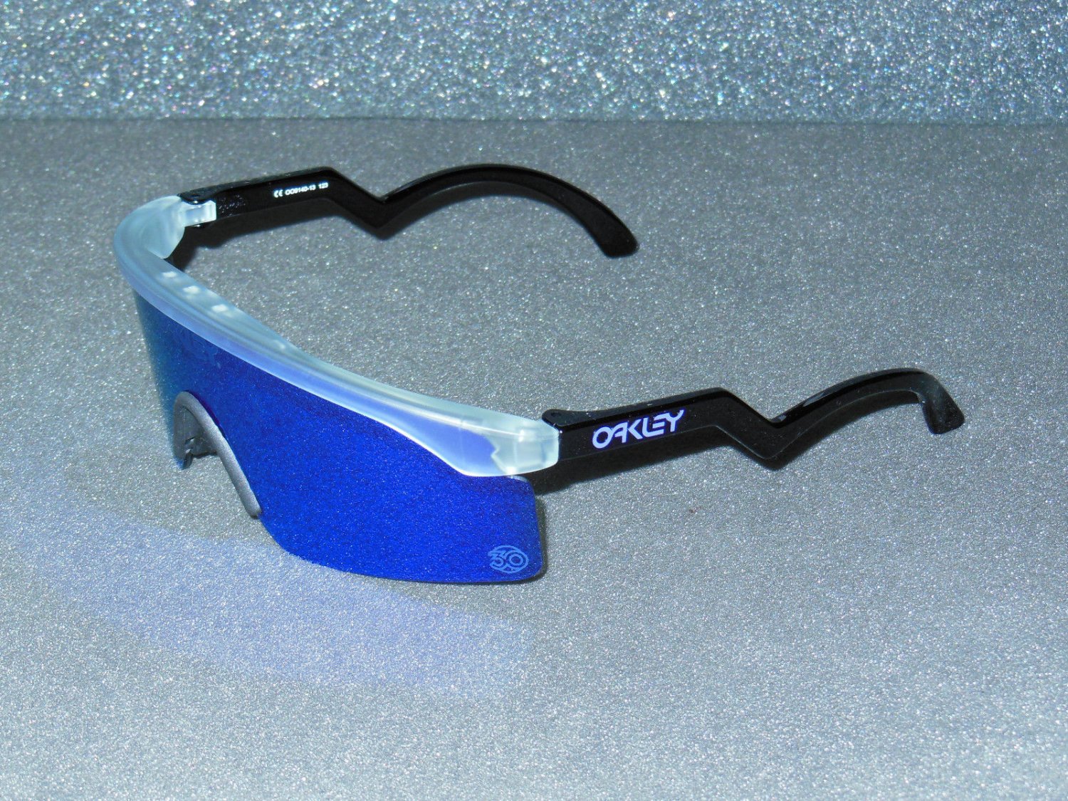 Oakley Heritage Collection Razor Blades Retro Sunglasses, Matte Clear