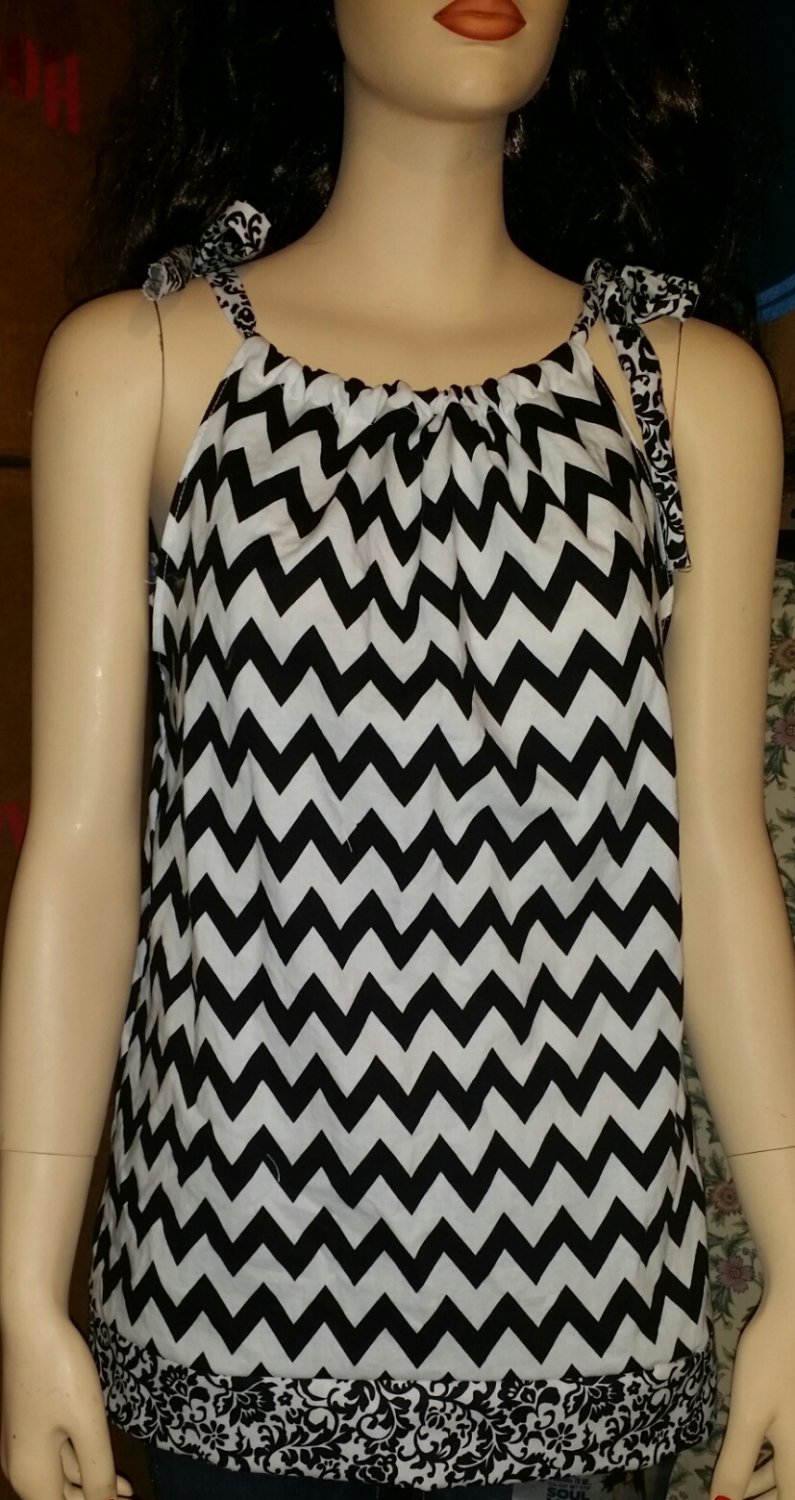 Black & Whit Chevron Top