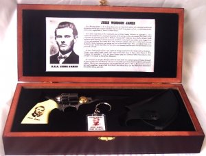 Jesse James Gun Knife, Holster, Key Chain Set