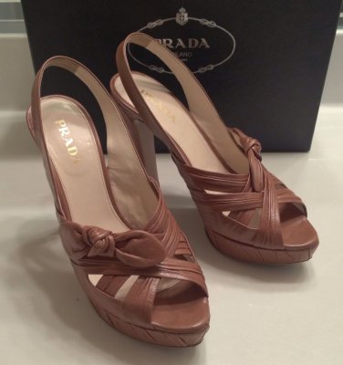 Gorgeous PRADA Beige Leather Bow Platform Heels IT 38 1/2 US 8.5