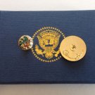NEW AUTHENTIC  WHITE HOUSE PRESIDENTIAL SEAL LAPEL PIN With Obama Signature