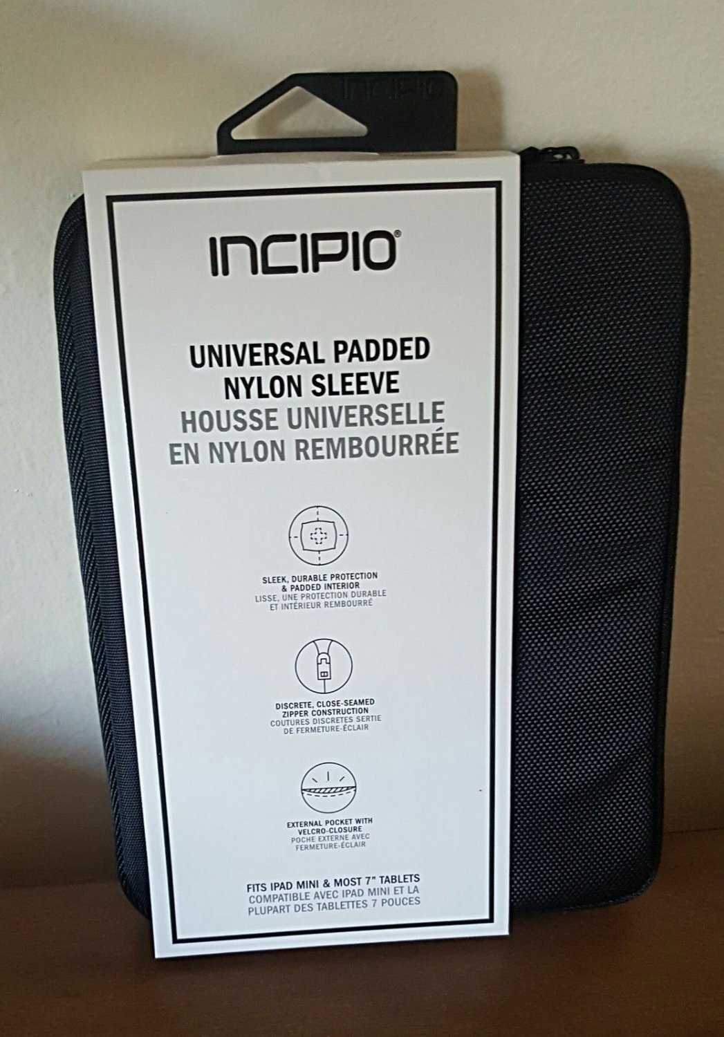 Incipio Universal Padded Nylon Sleeve (Fits iPad Mini & Most 7" Tablets)
