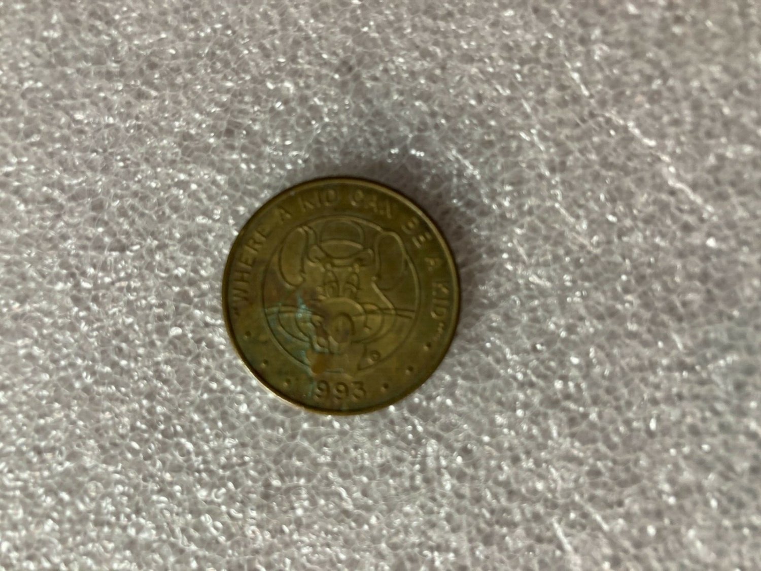 RARE 1993 Chuck E Cheese Nickel TOKEN COIN 