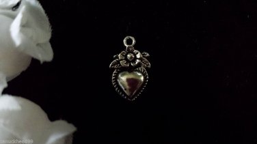 12pcs Tibetan Silver Metal Alloy Charm Charms Pendant Flower on Heart 19x11mm