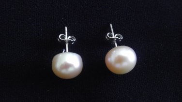 Freshwater High Luster 9-10 mm Button Pearl Ear Pin Earrings