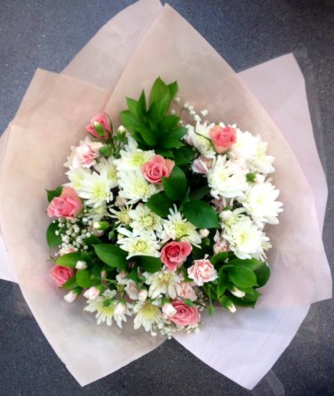 Pretty in pink large hand-tie bouquet