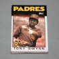 1986 TOPPS BASEBALL - San Diego Padres Team Set + Traded Series