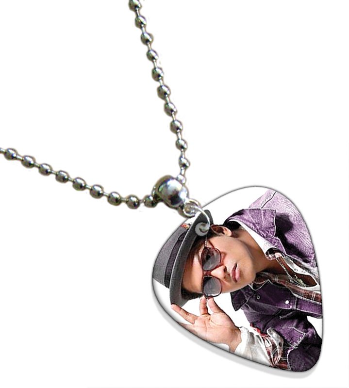 Bruno Mars Guitar Pick Plectrum Chain Playable Necklace Licensed Live