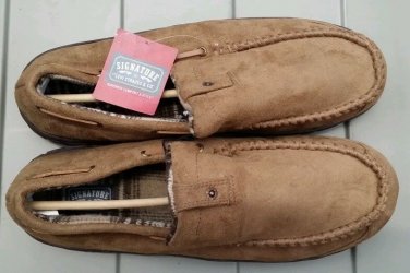 Signature by levis mens moccasin slippers