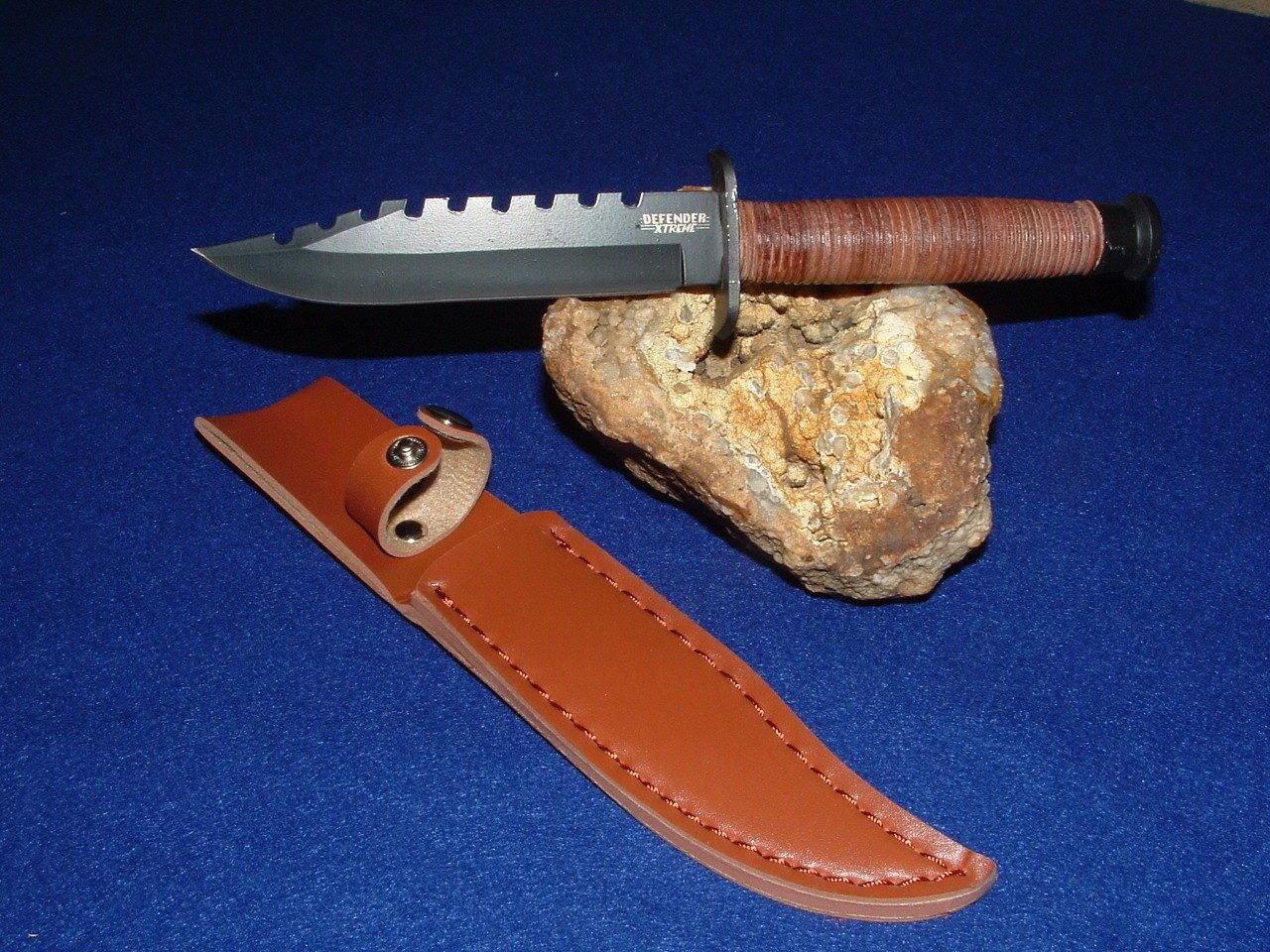 Bear Hunter Hunting KNIFE WITH SHEATH Sku 6172
