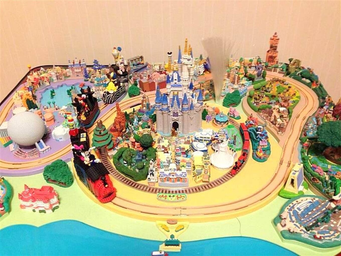 disneyland diorama kit