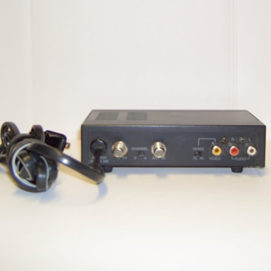 Radio Shack 151244 Audio / Video to RF Modulator