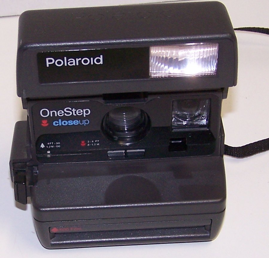 Polaroid one step close up