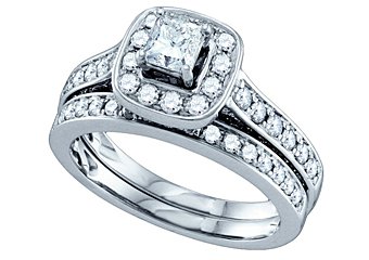 WOMENS DIAMOND HALO ENGAGEMENT RING WEDDING BAND BRIDAL SET PRINCESS CUT 1.5 CTS