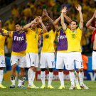564 - 8 X 6 Photo - Football - FIFA World Cup 2014 - Brazil V Colombia -  Brazil Players Acknowledge